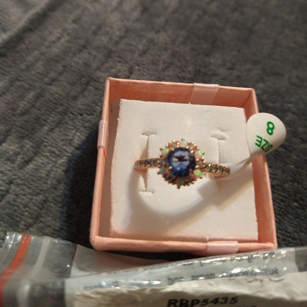 Size 8 ring
